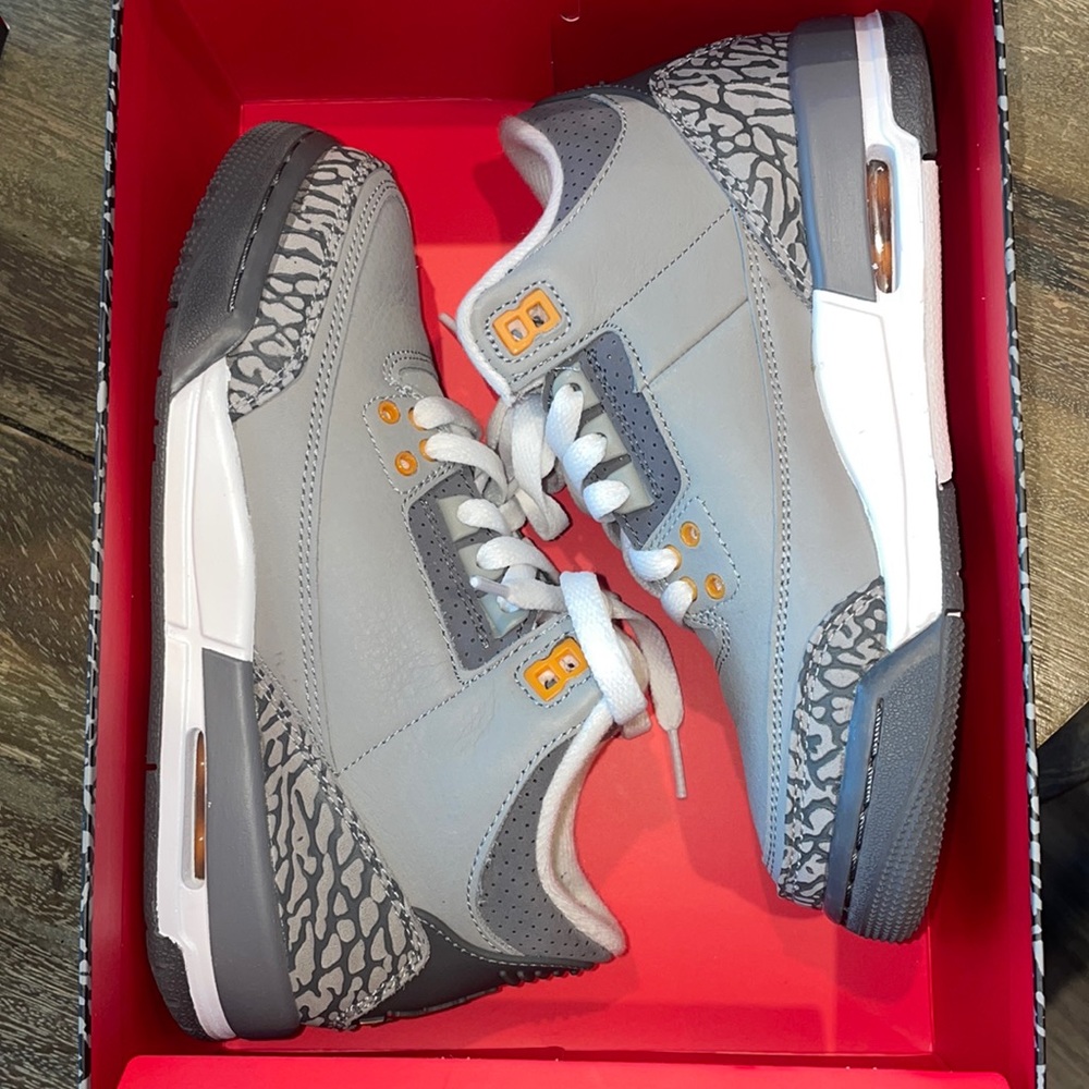 Cool Grey Jordan 3’s. Size 4Y. Worn once. Good condition.